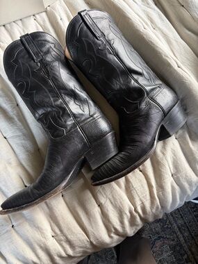Gorgeous Lucchese Black Leather Western Cowboy Boots